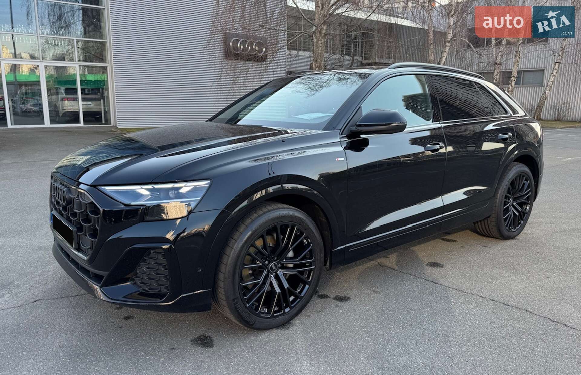 AUDI Q8