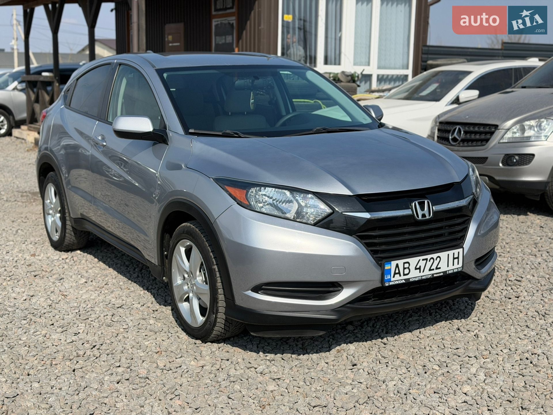 Головне фото звіту автомобіля HONDA HR-V 2017