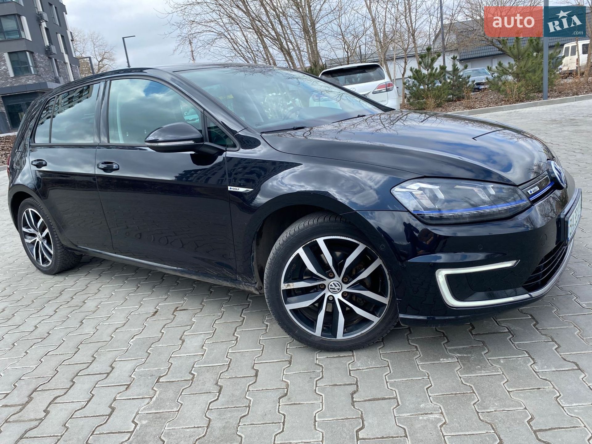 VOLKSWAGEN E-GOLF 2014