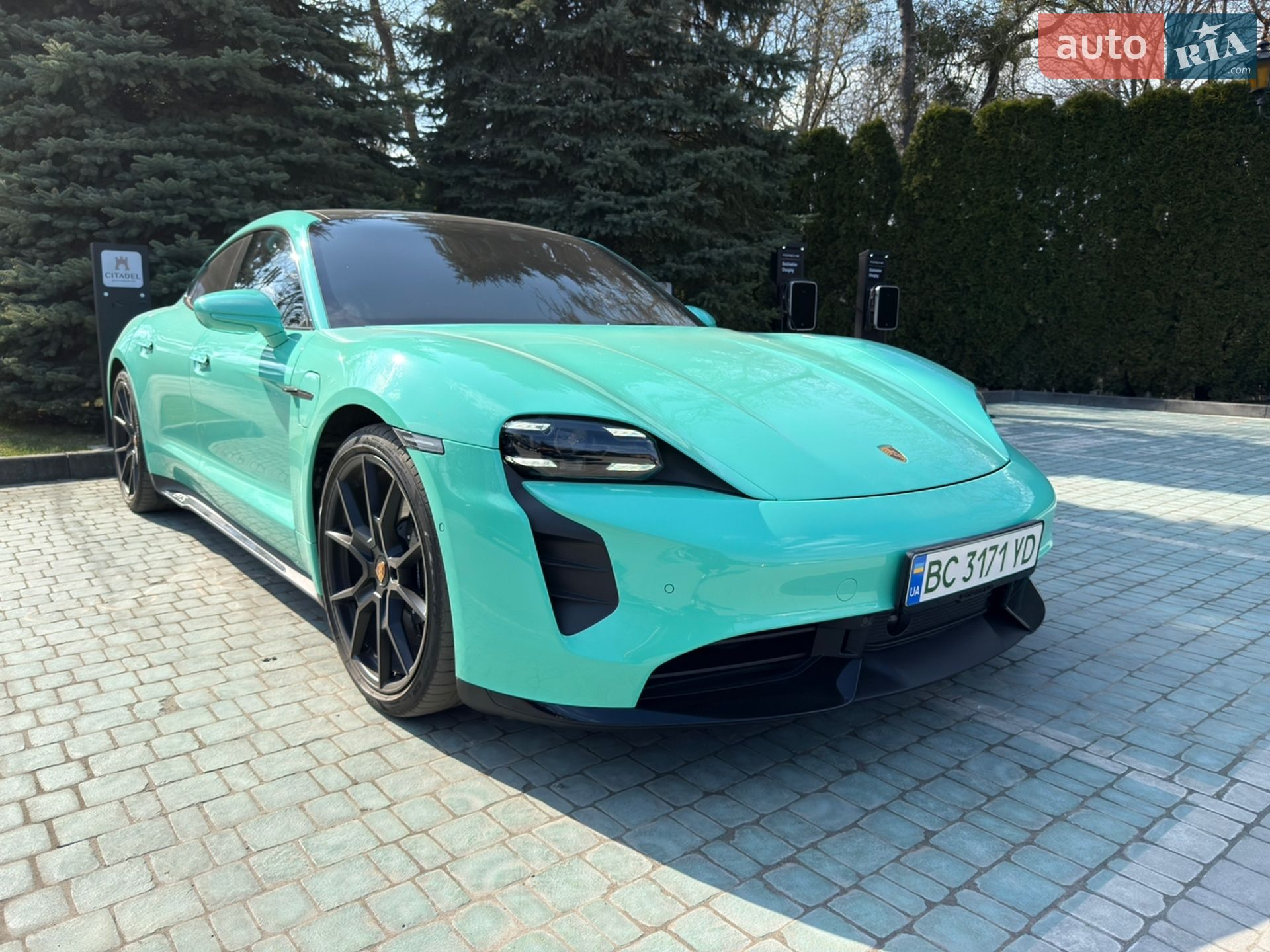 PORSCHE TAYCAN GTS 2023