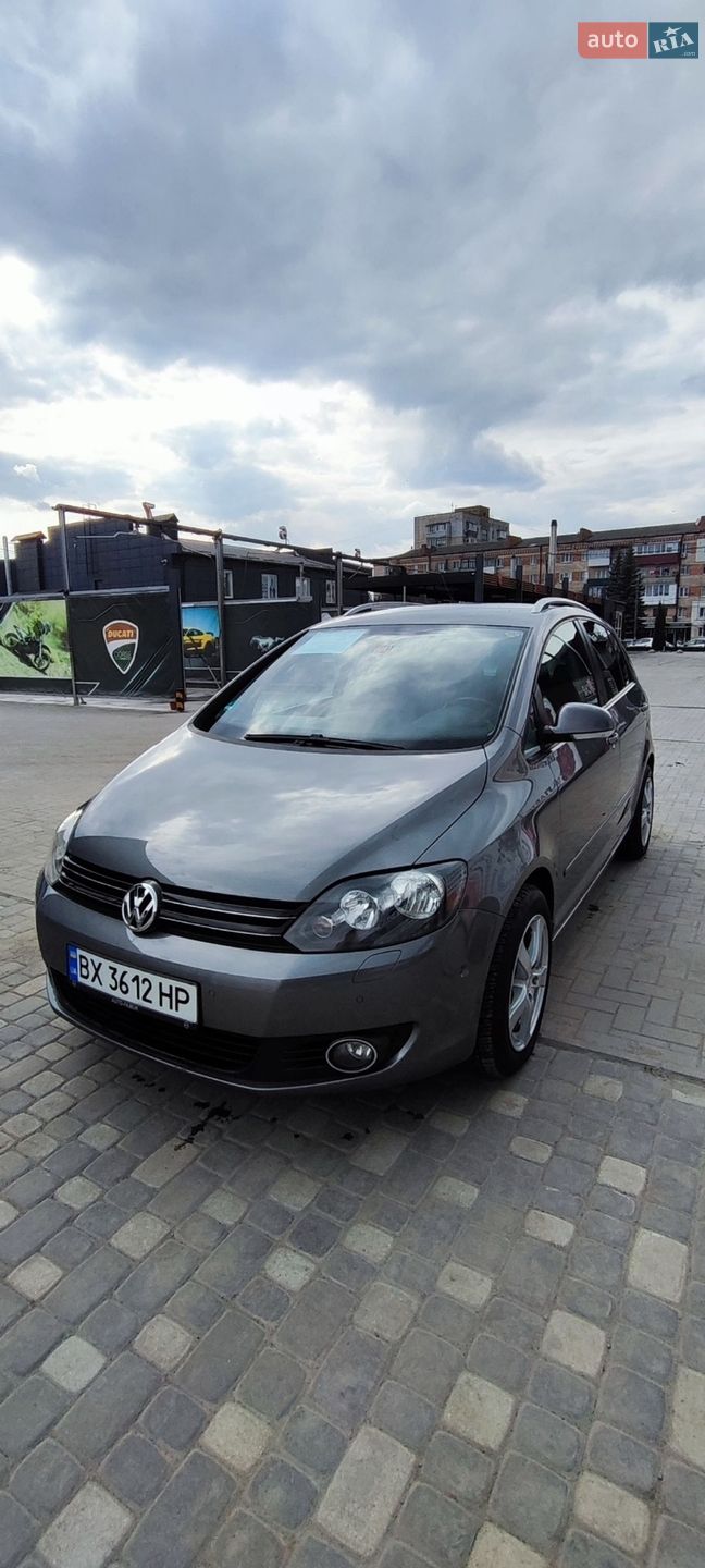 VOLKSWAGEN GOLF PLUS 2011