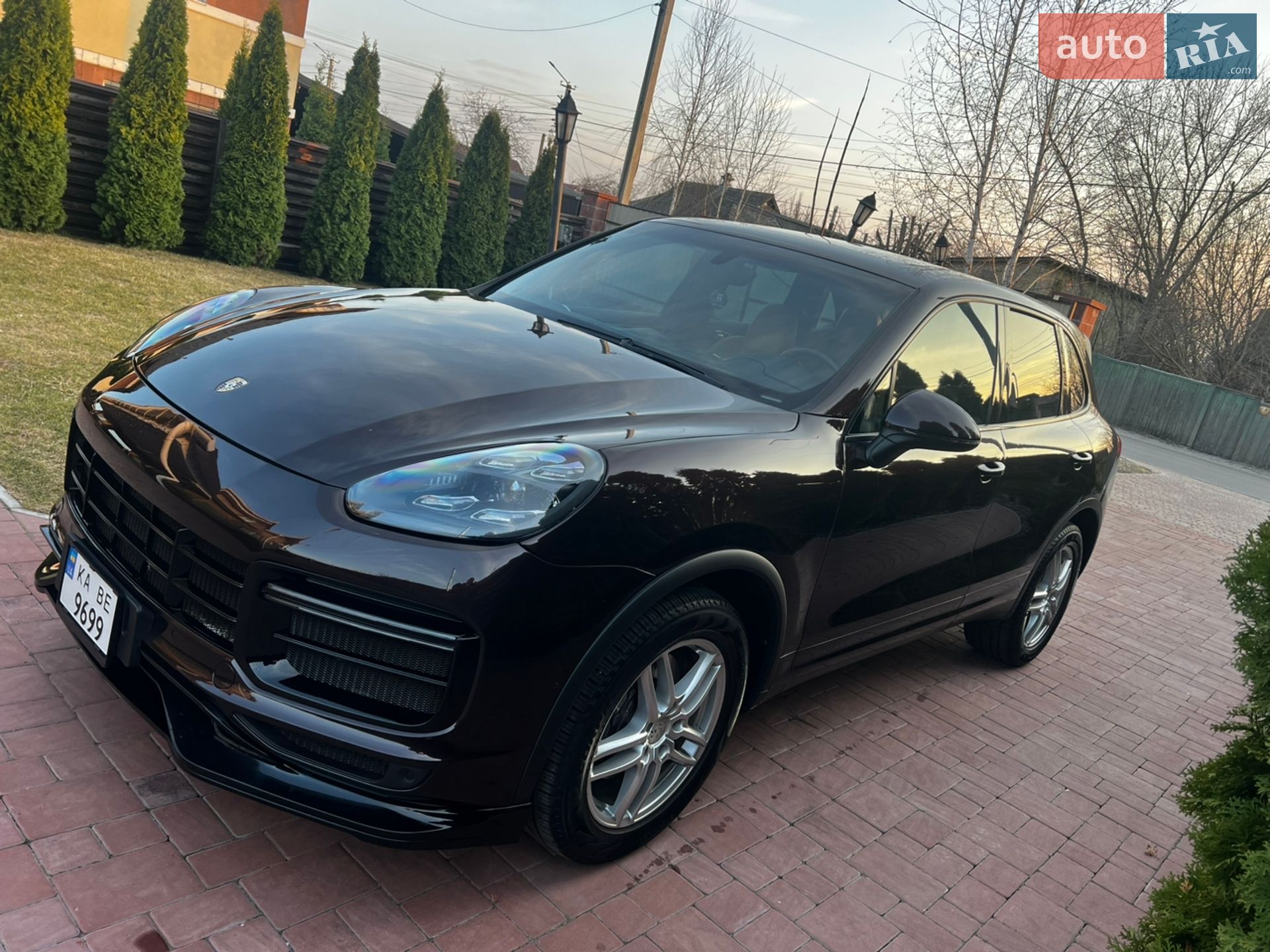 Головне фото звіту автомобіля PORSCHE CAYENNE 2016