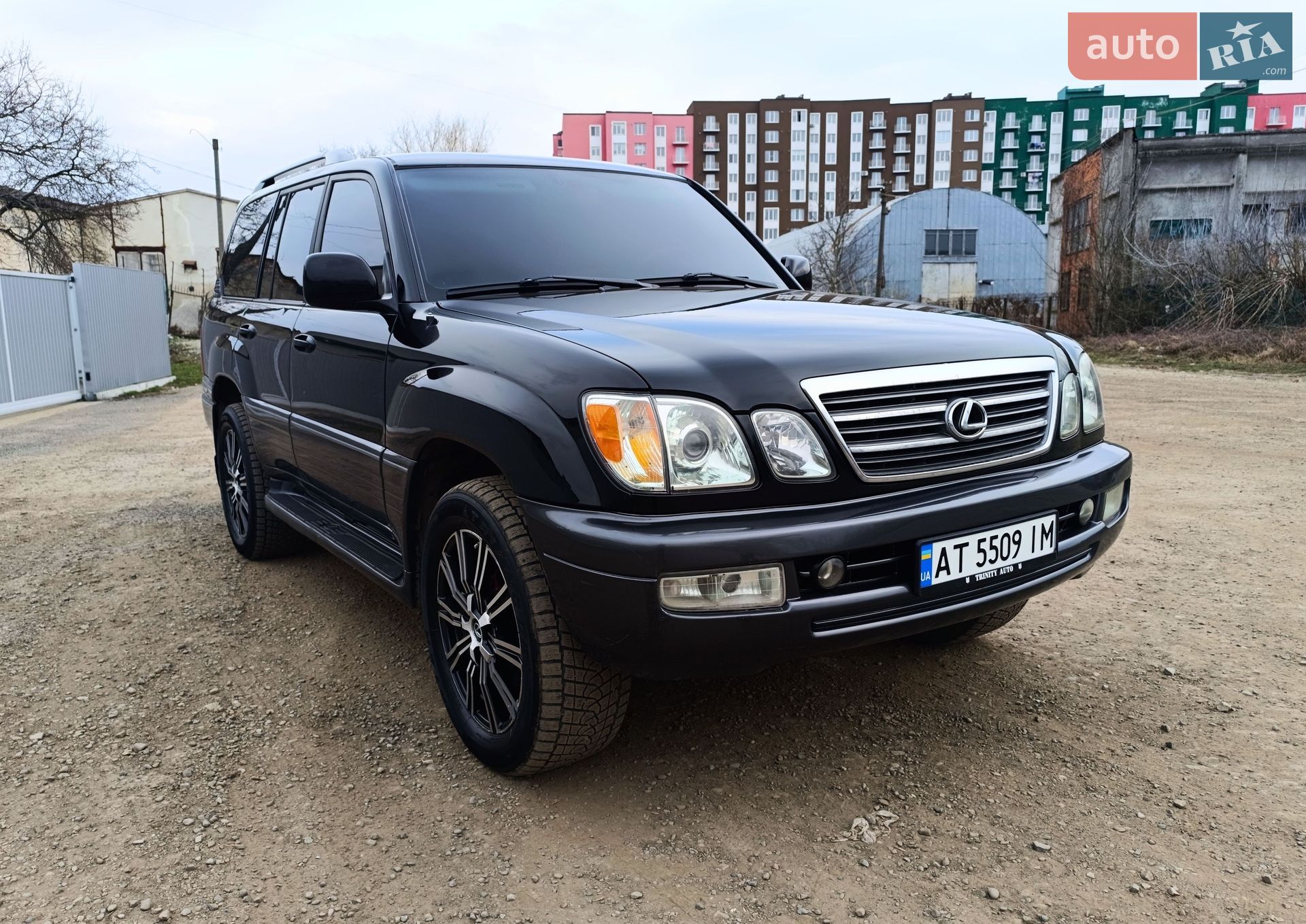 Головне фото звіту автомобіля LEXUS LX 470 2004