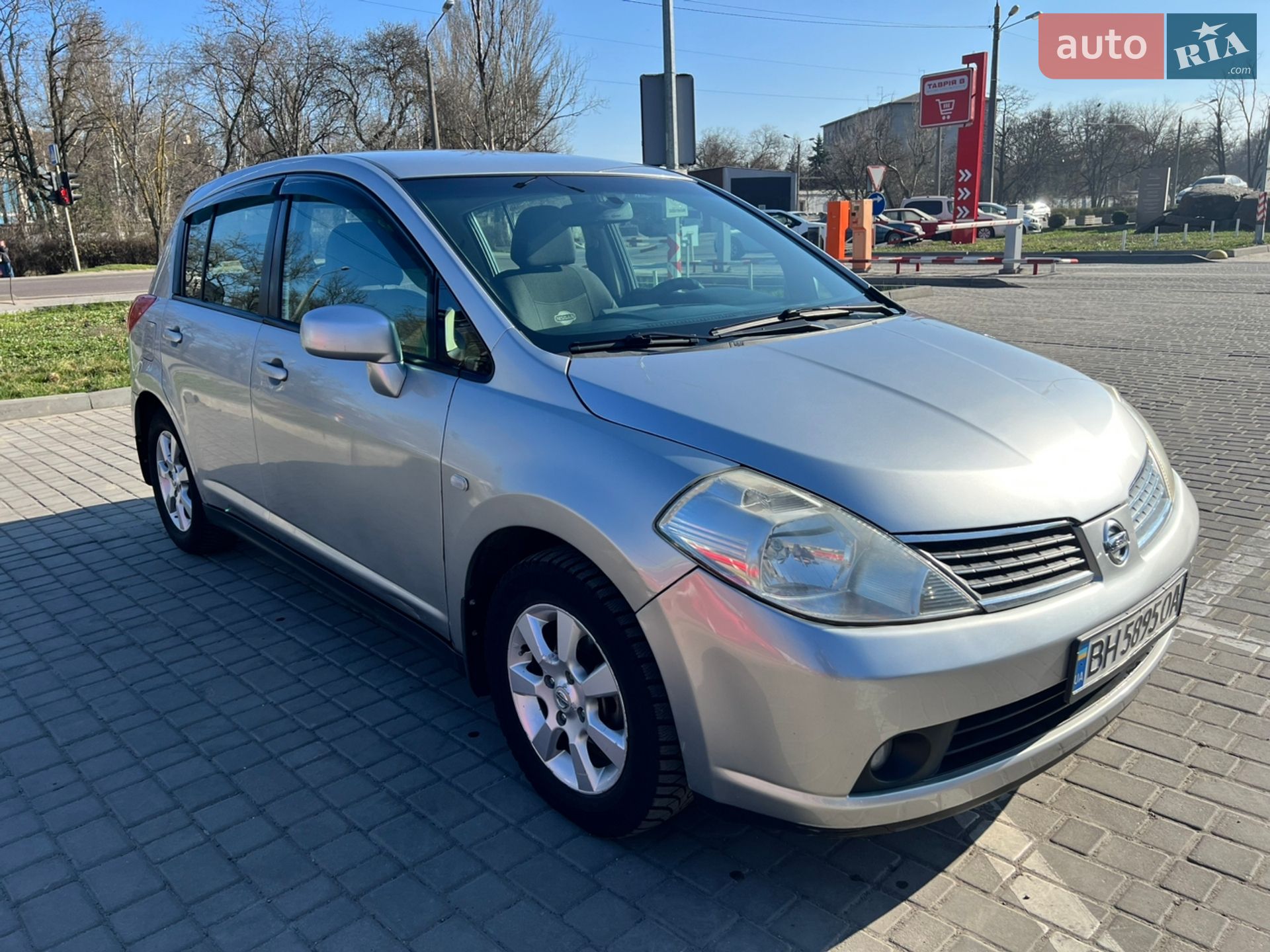 NISSAN TIIDA 2006