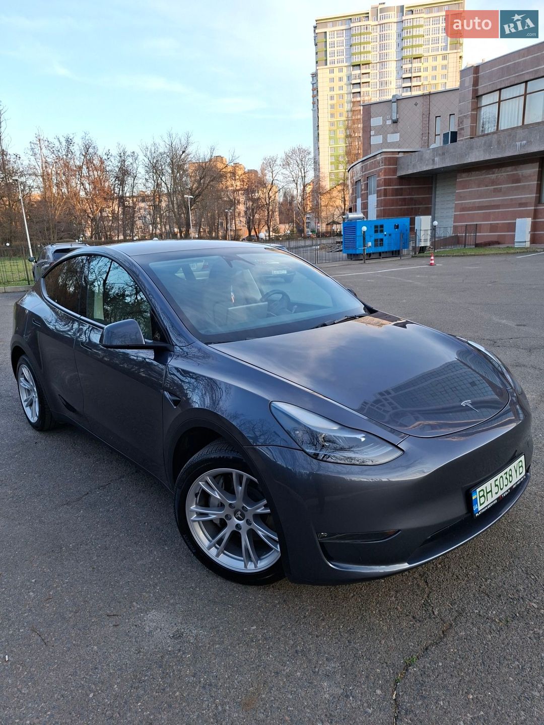 Головне фото звіту автомобіля TESLA MODEL Y 2023