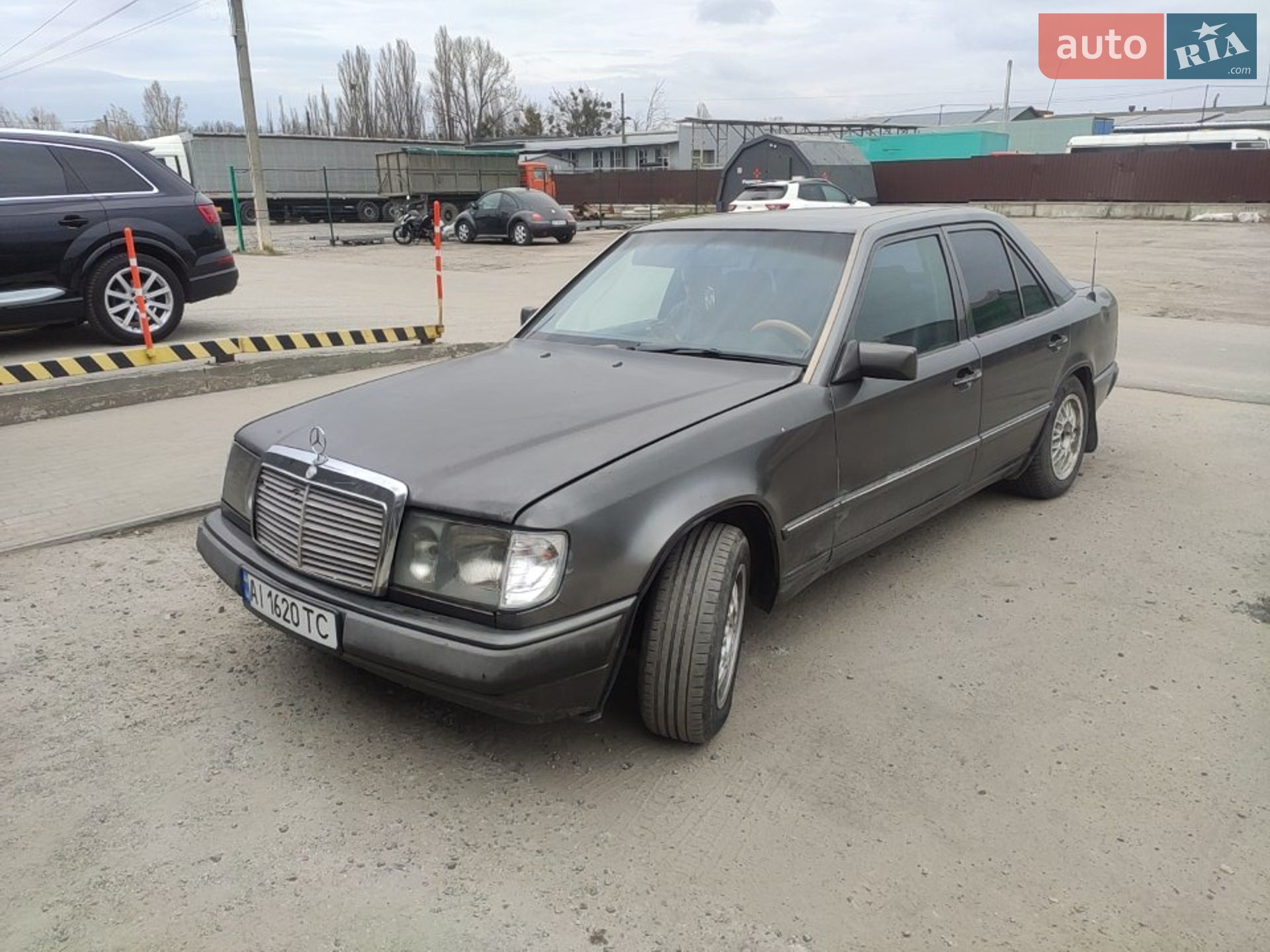 MERCEDES-BENZ 230 Е 1986