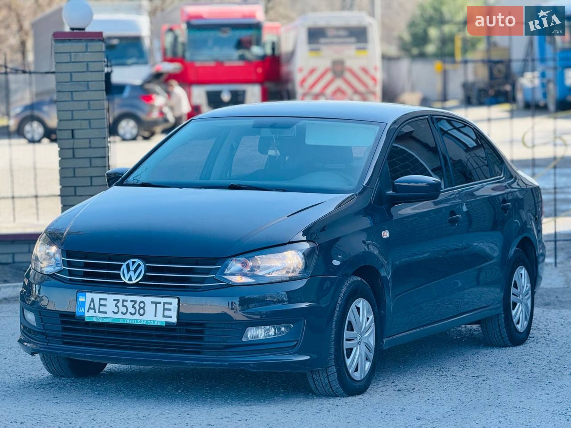 VOLKSWAGEN POLO 2016