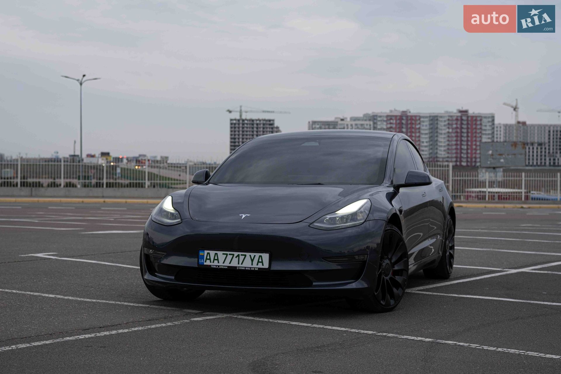 Головне фото звіту автомобіля TESLA MODEL 3 2022