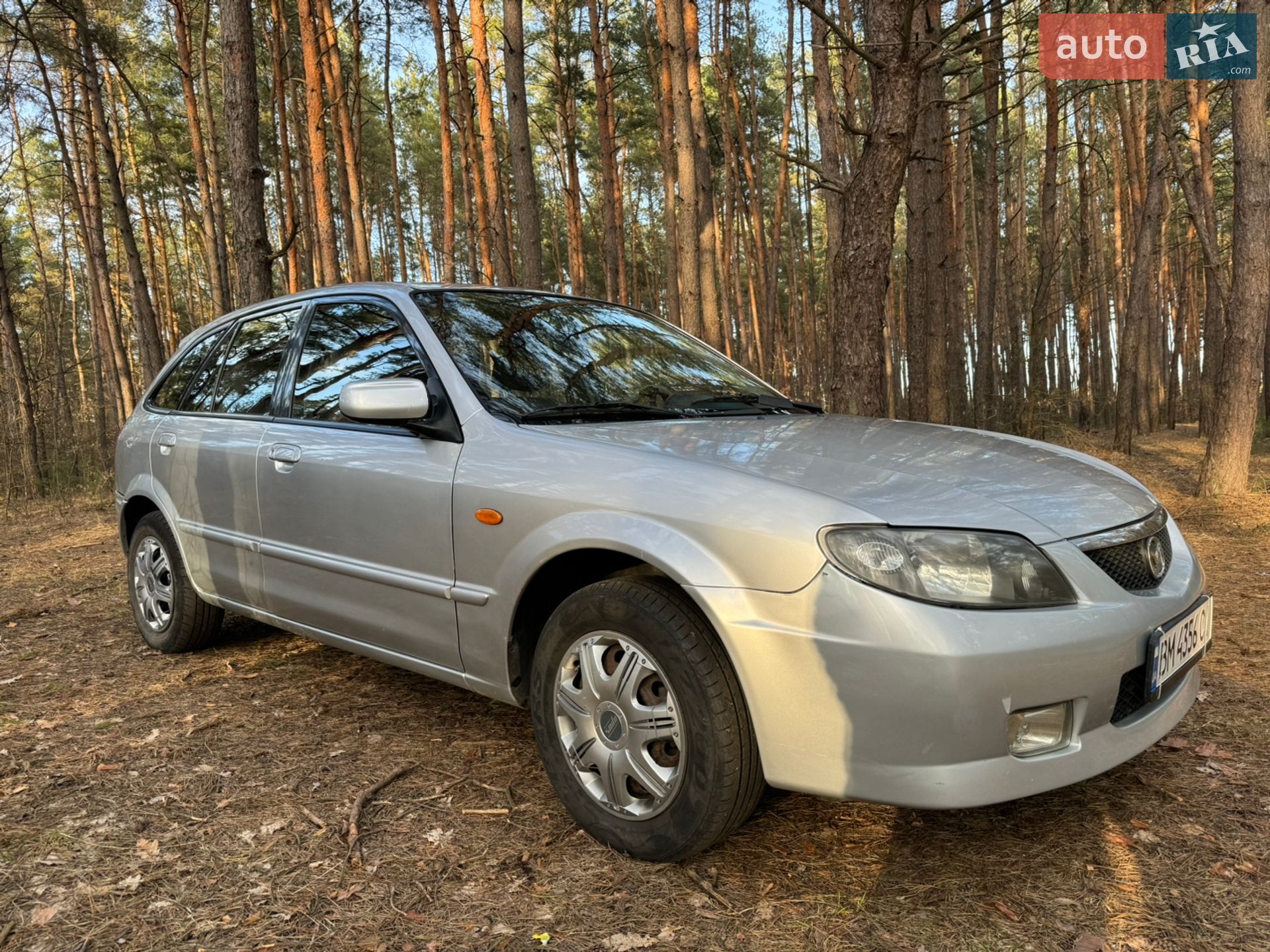 MAZDA 323 2002