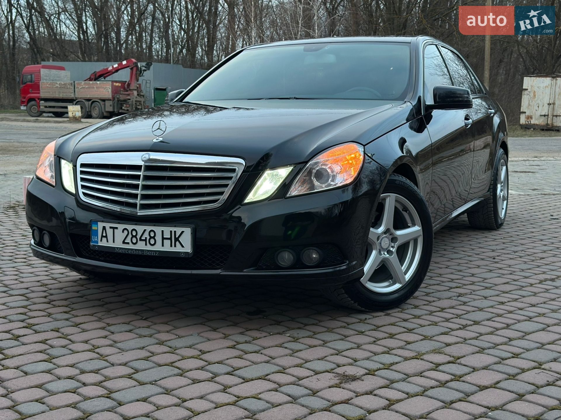 MERCEDES-BENZ E 200 2011