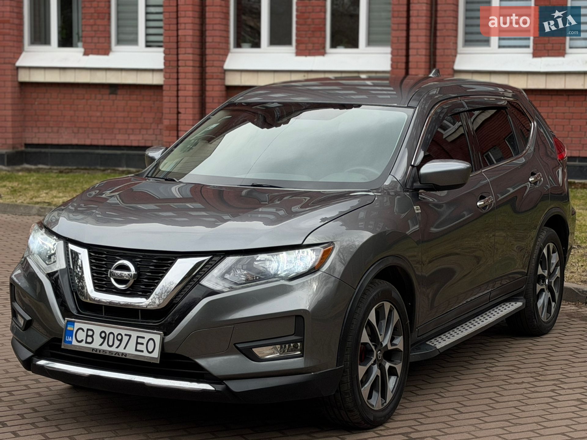 Головне фото звіту автомобіля NISSAN ROGUE 2016
