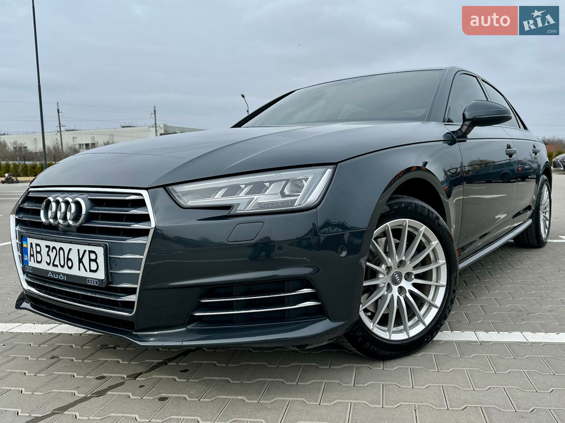 AUDI A4