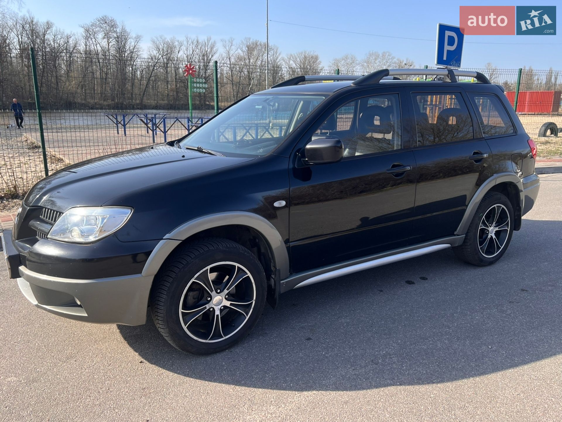Головне фото звіту автомобіля MITSUBISHI OUTLANDER 2006