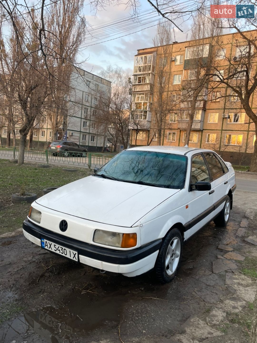 VOLKSWAGEN PASSAT 1988