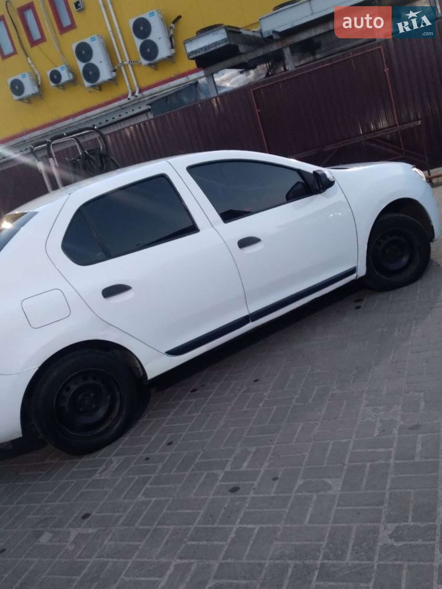 RENAULT LOGAN 2017