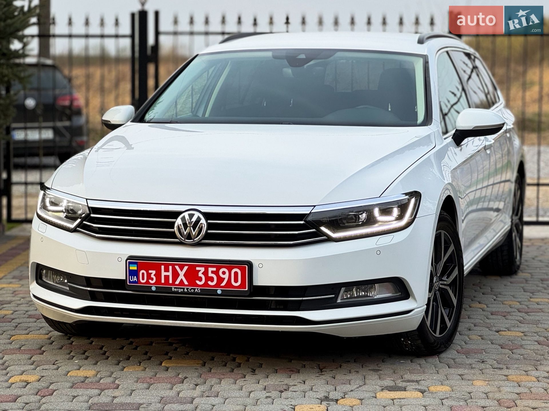 VOLKSWAGEN PASSAT 2016