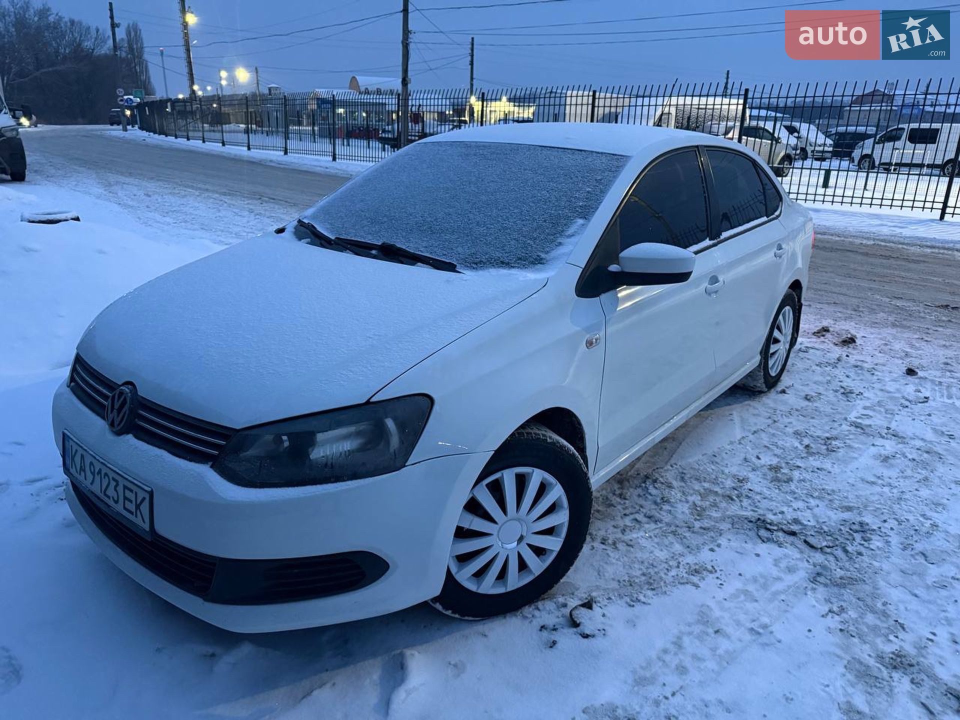 VOLKSWAGEN POLO 2012