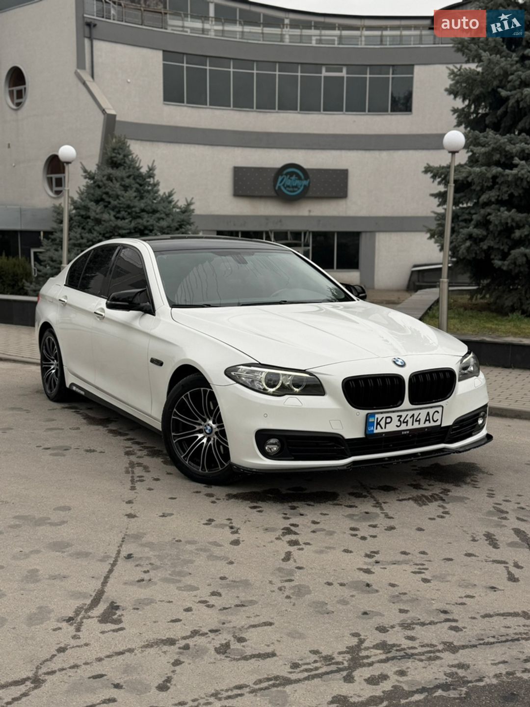 Головне фото звіту автомобіля BMW 520I 2016