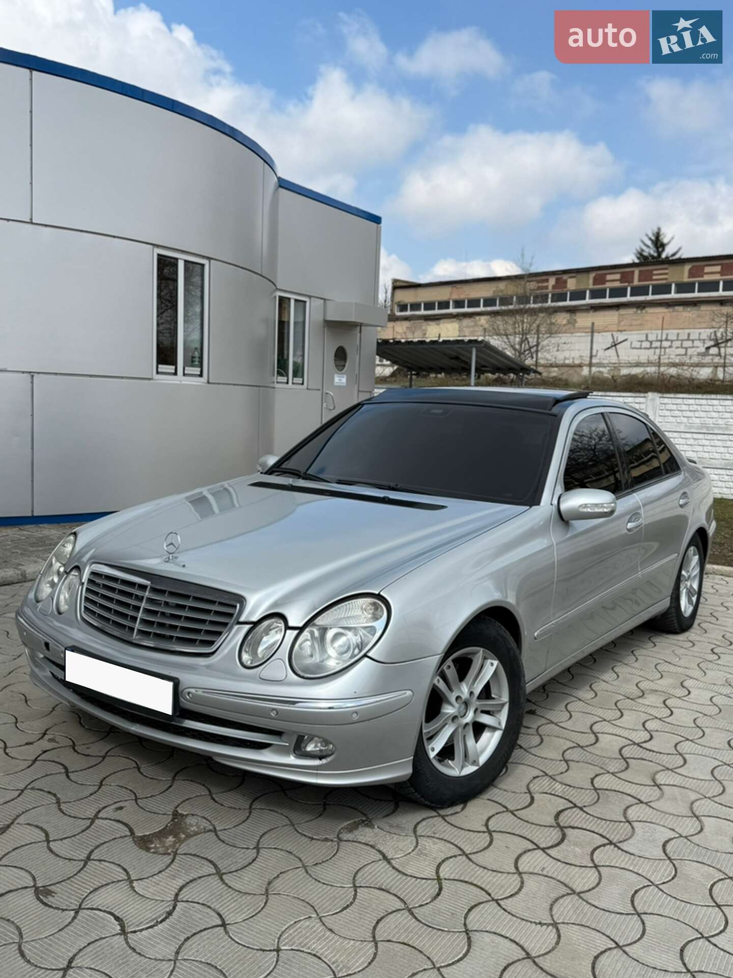 MERCEDES-BENZ E 320 2003