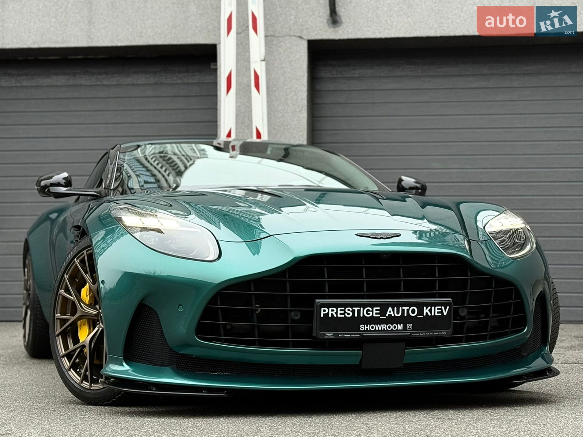 ASTON MARTIN DB12 2024