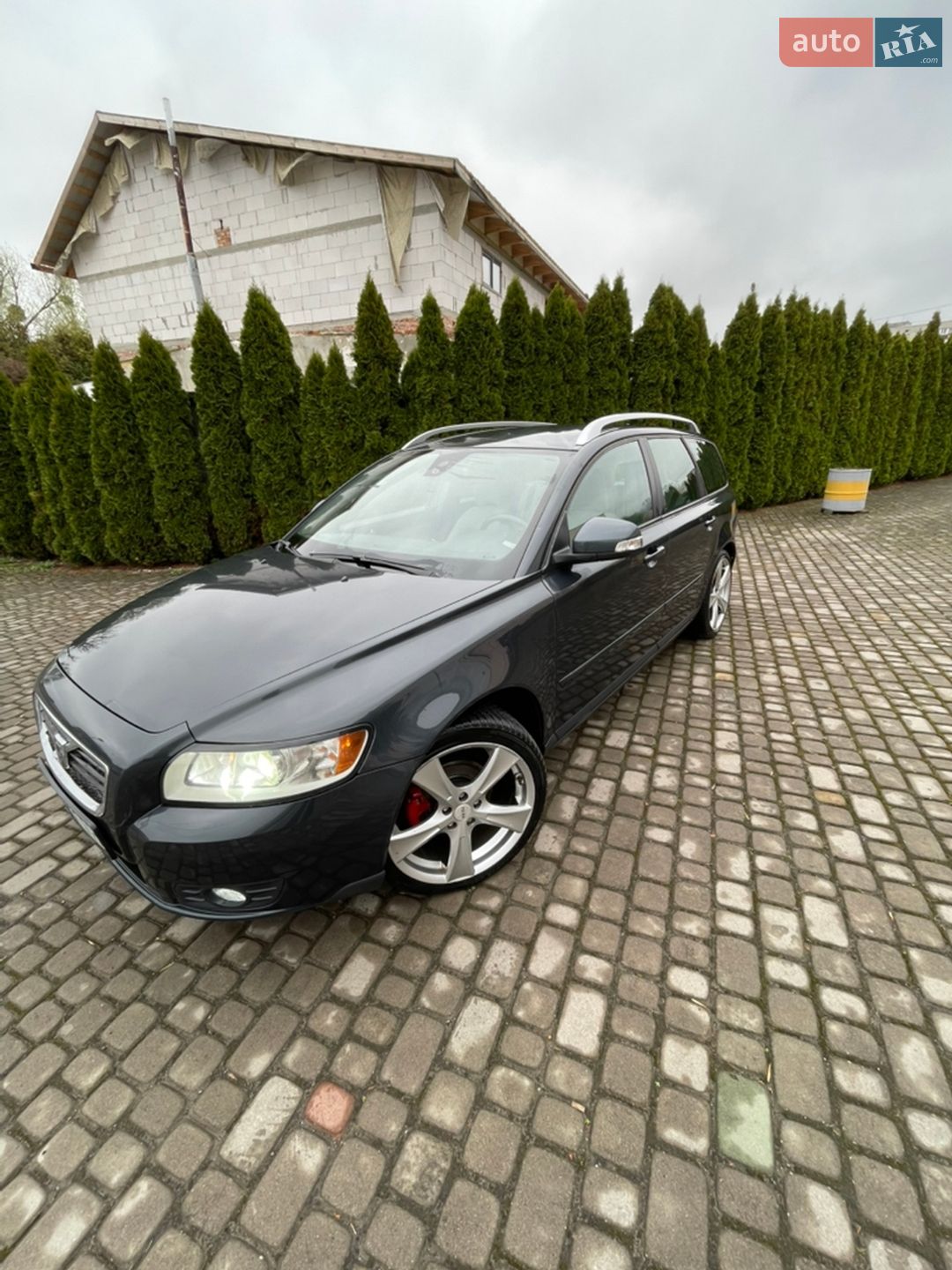 Головне фото звіту автомобіля VOLVO V50 2009