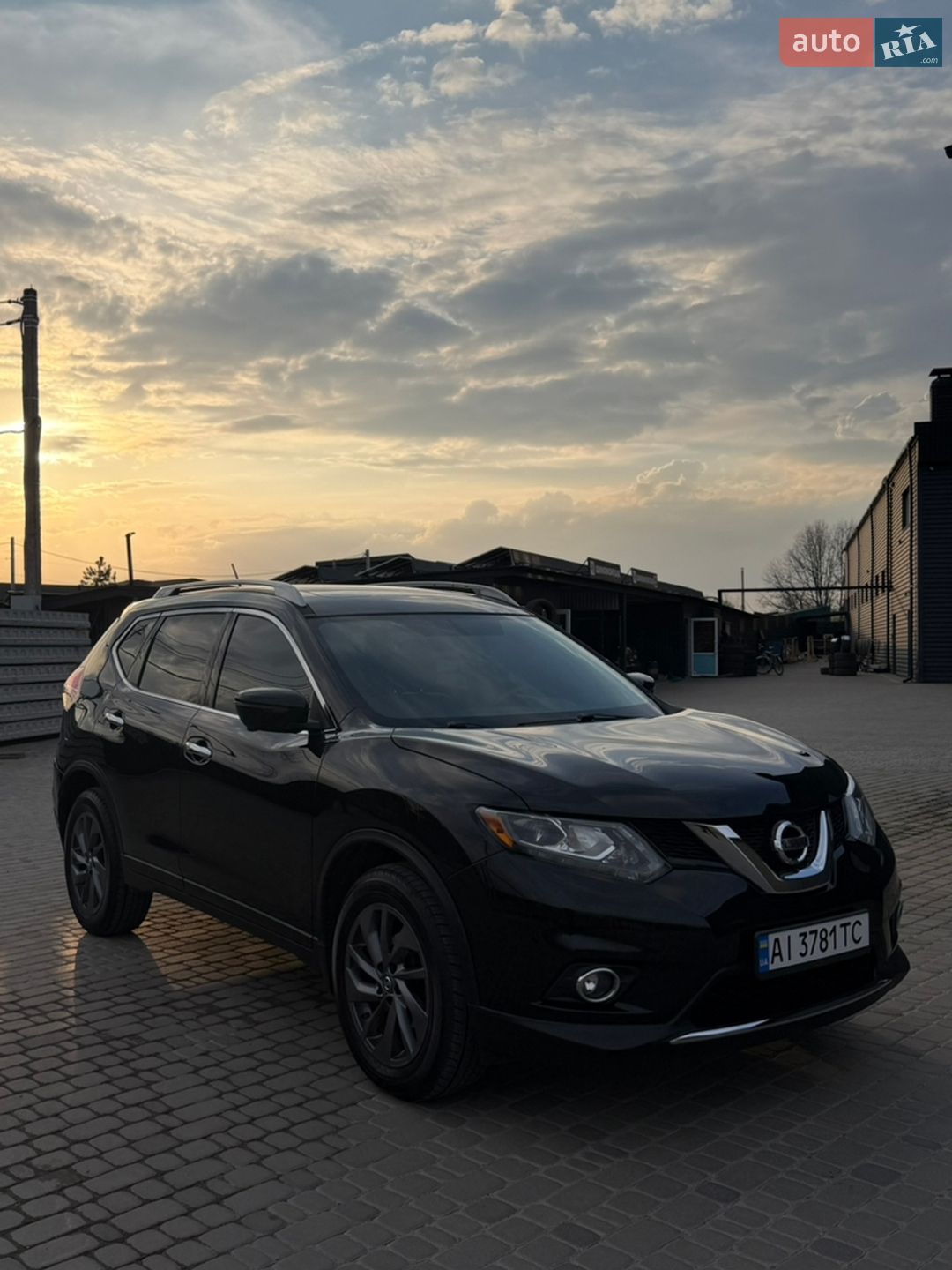 Головне фото звіту автомобіля NISSAN ROGUE 2015