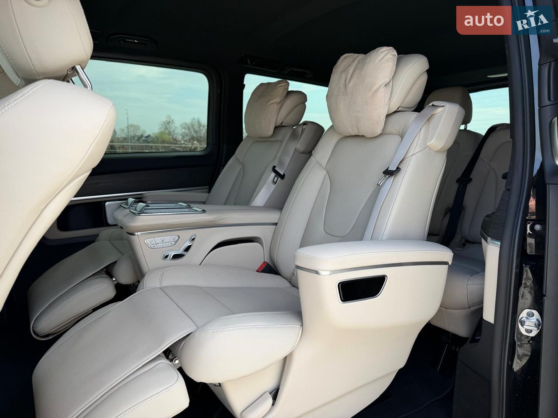 MERCEDES-BENZ V 300 D 2025