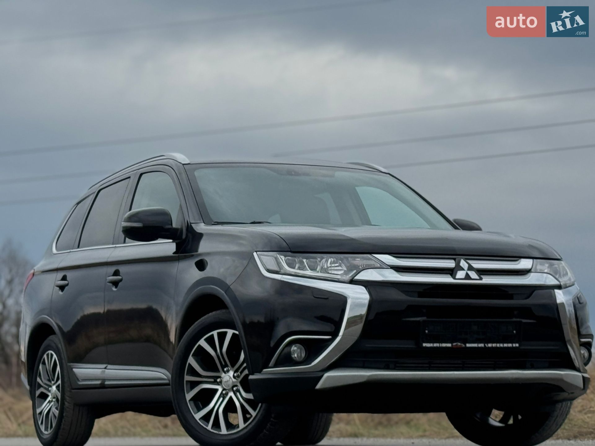 Головне фото звіту автомобіля MITSUBISHI OUTLANDER 2015