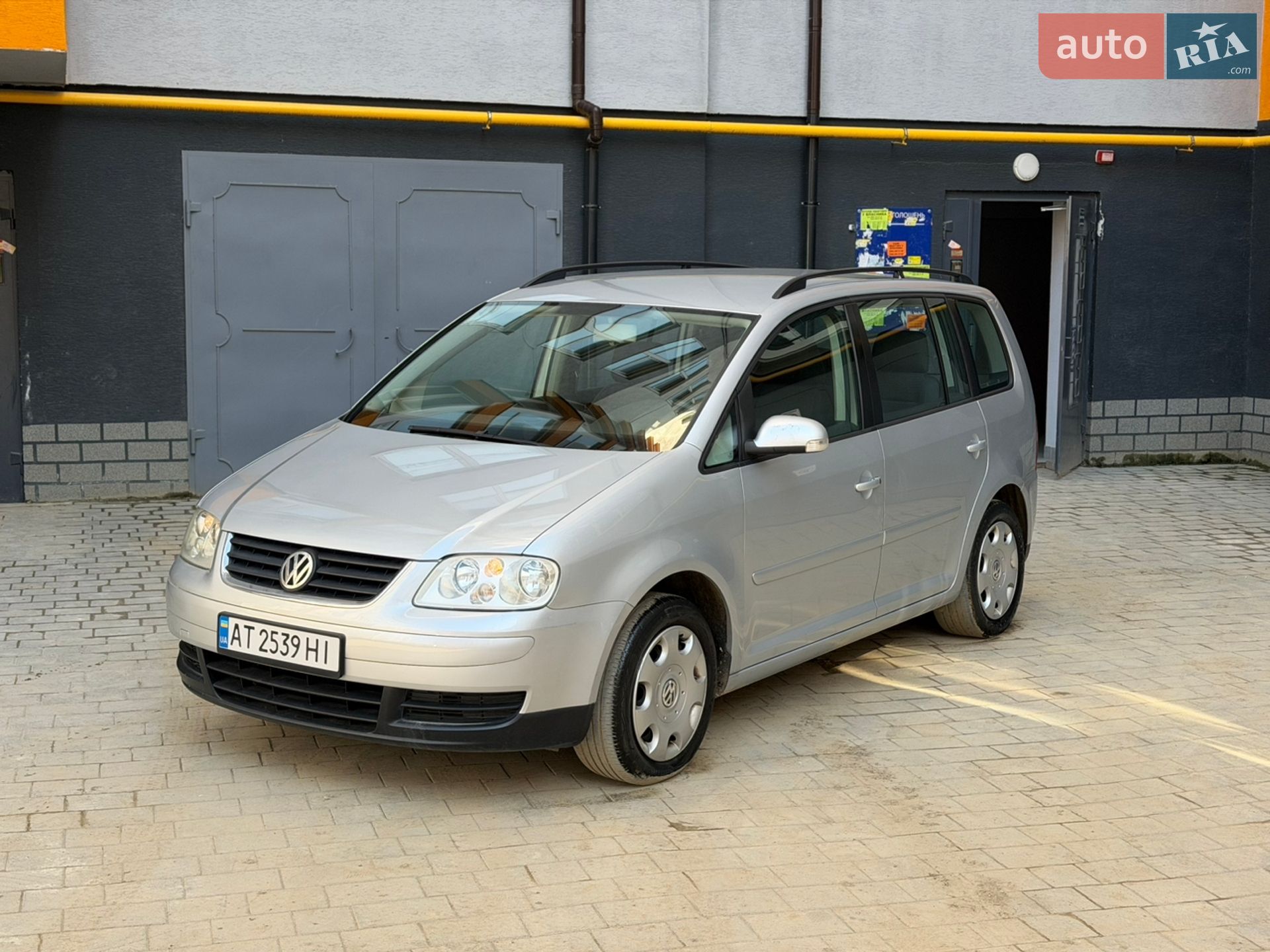 VOLKSWAGEN TOURAN 2003