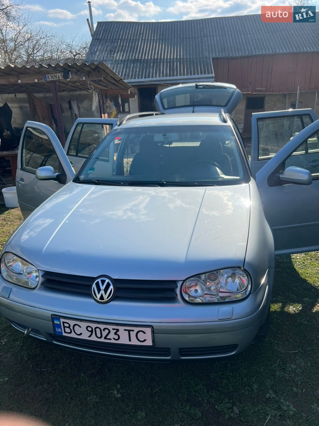 VOLKSWAGEN GOLF 2003