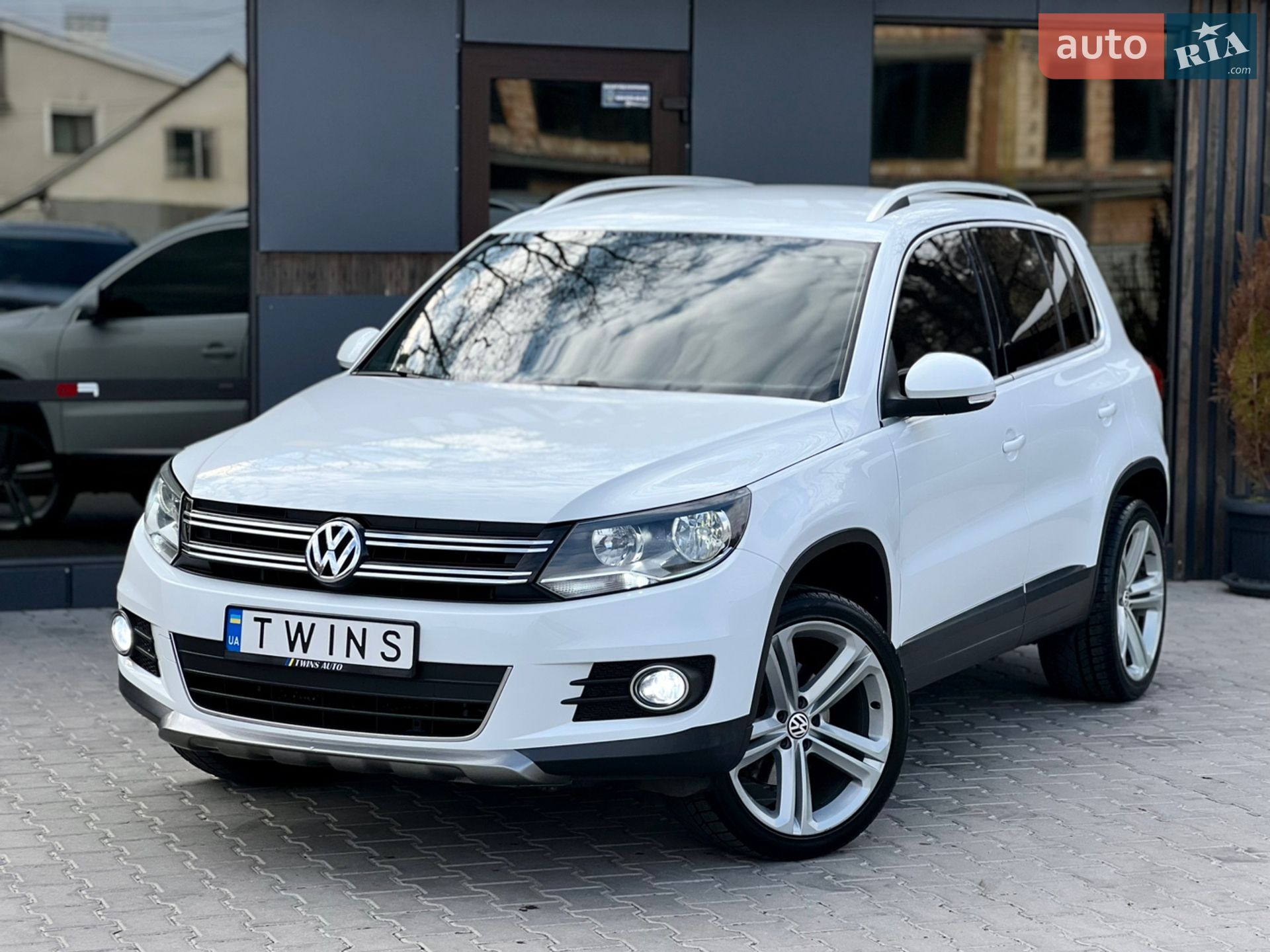 VOLKSWAGEN TIGUAN 2015