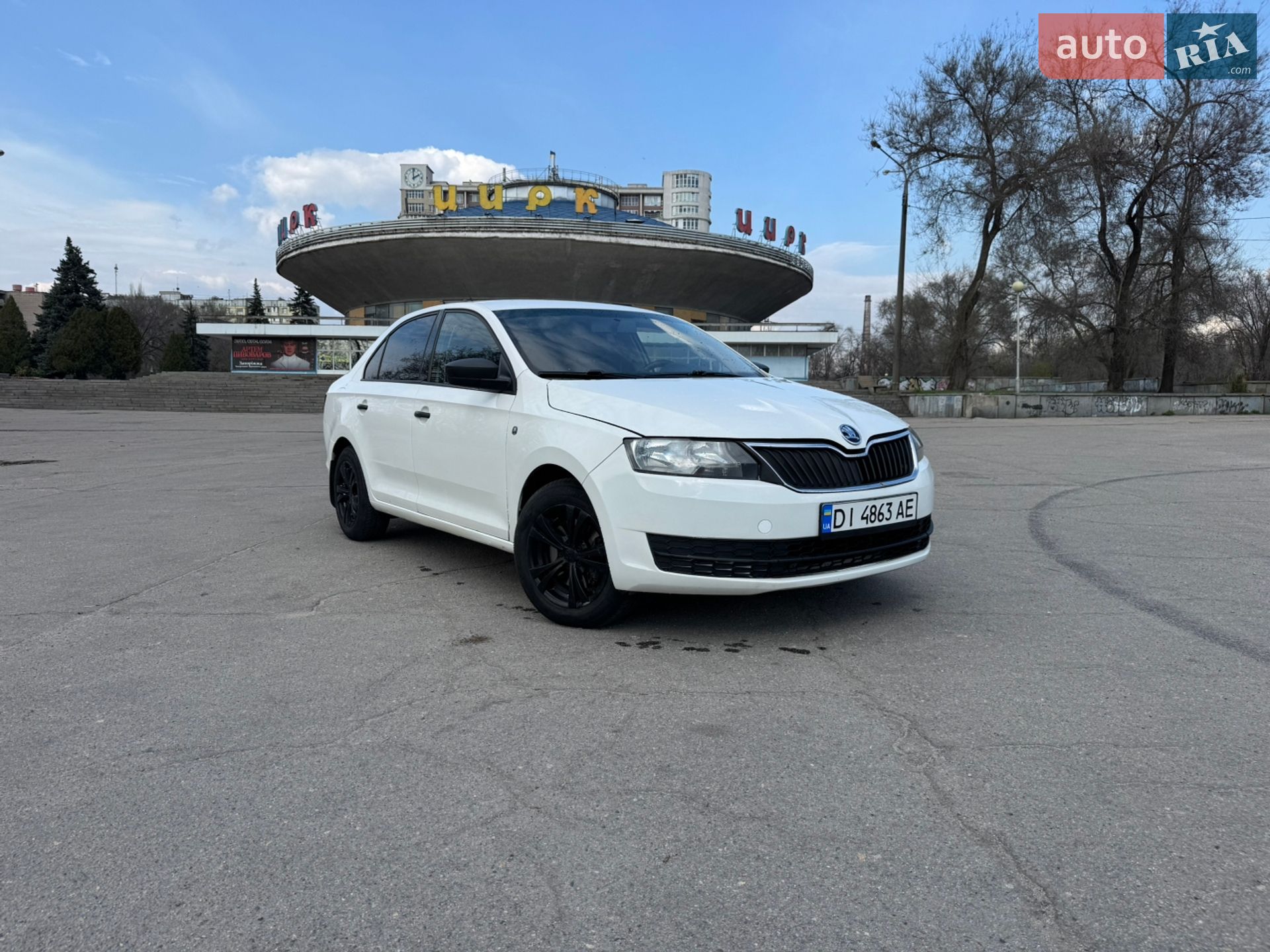 Головне фото звіту автомобіля SKODA RAPID 2014