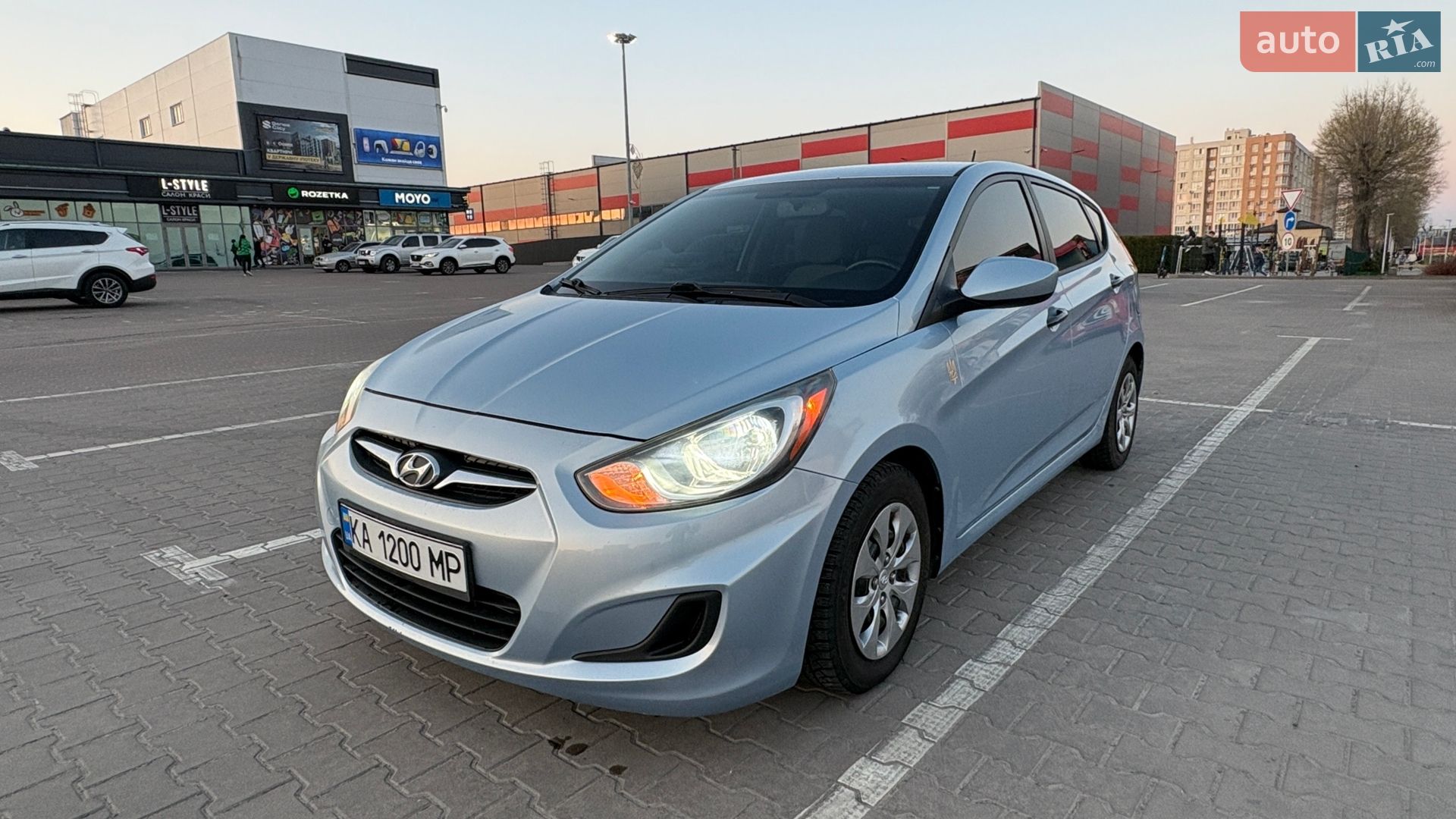 HYUNDAI ACCENT 2012