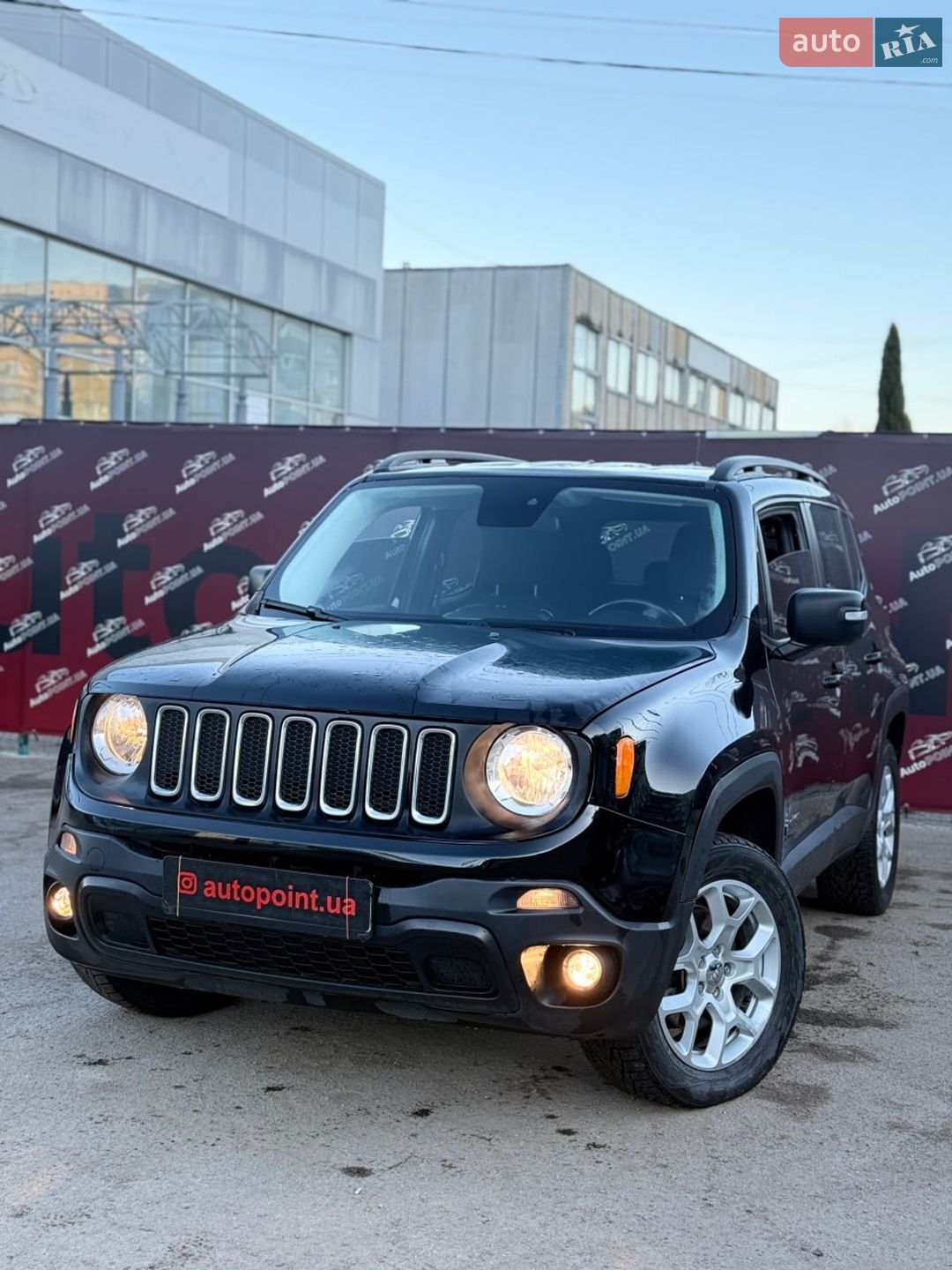 Головне фото звіту автомобіля JEEP RENEGADE 2016