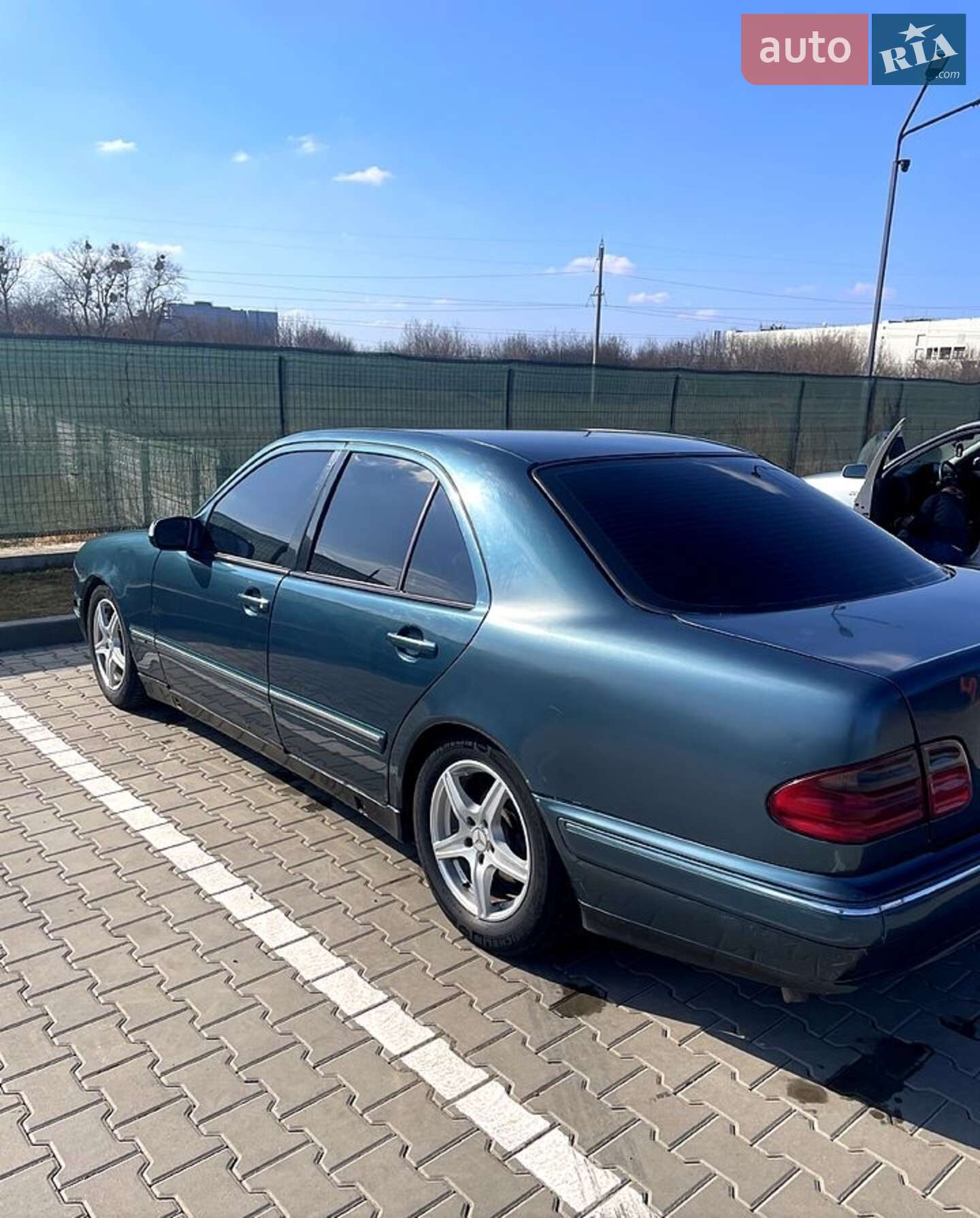 MERCEDES-BENZ E 320 2000