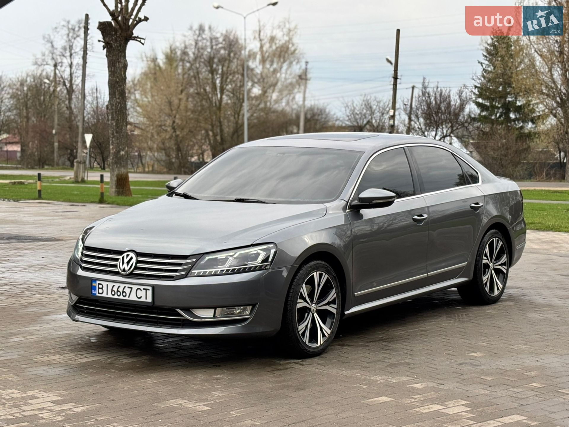 VOLKSWAGEN PASSAT 2012