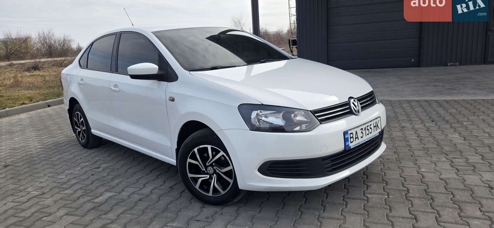 VOLKSWAGEN POLO 2013