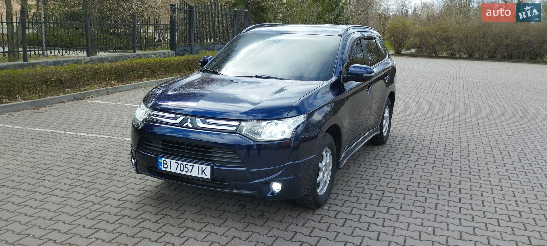 Головне фото звіту автомобіля MITSUBISHI OUTLANDER 2012