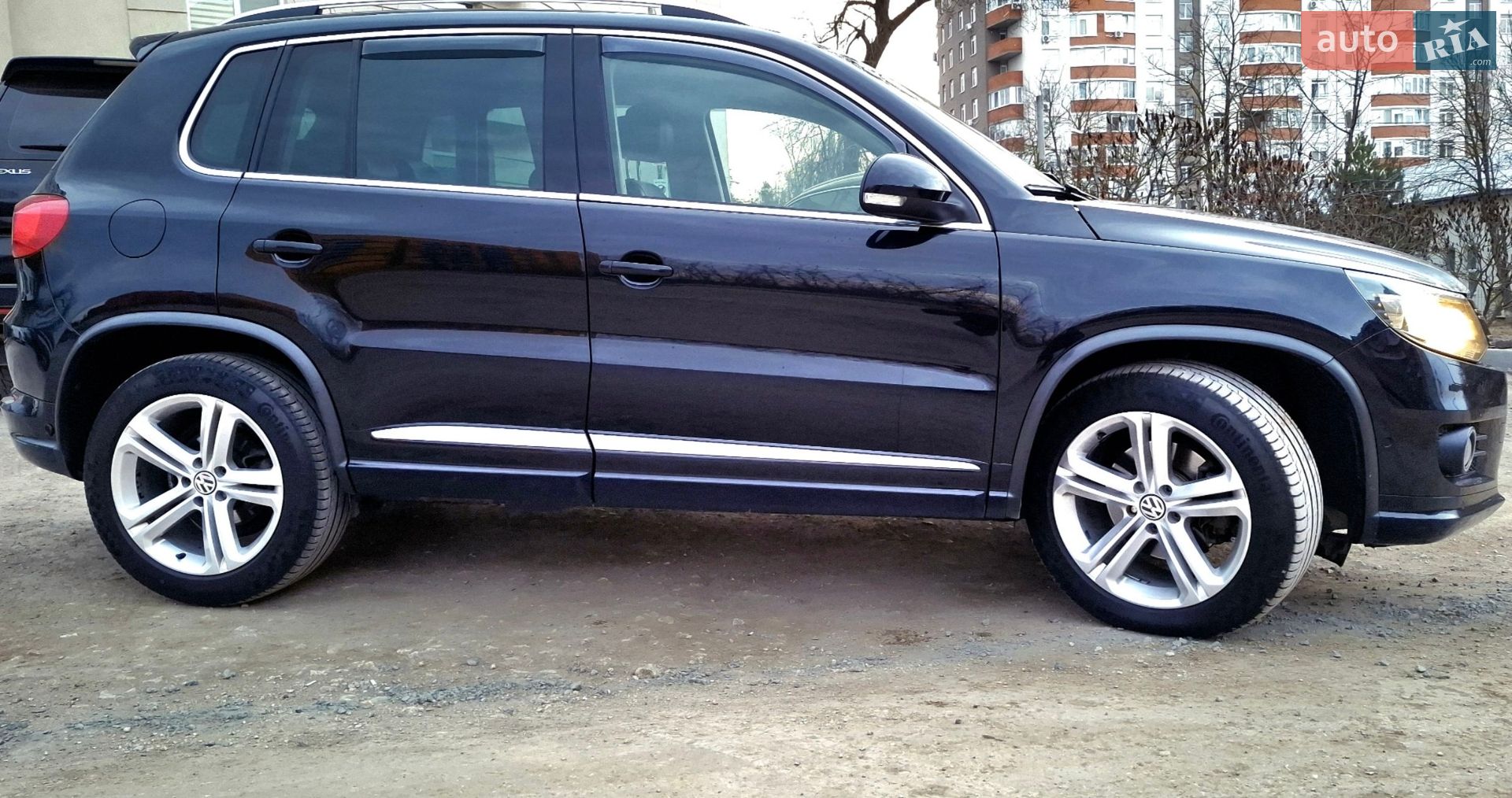 VOLKSWAGEN TIGUAN 2015
