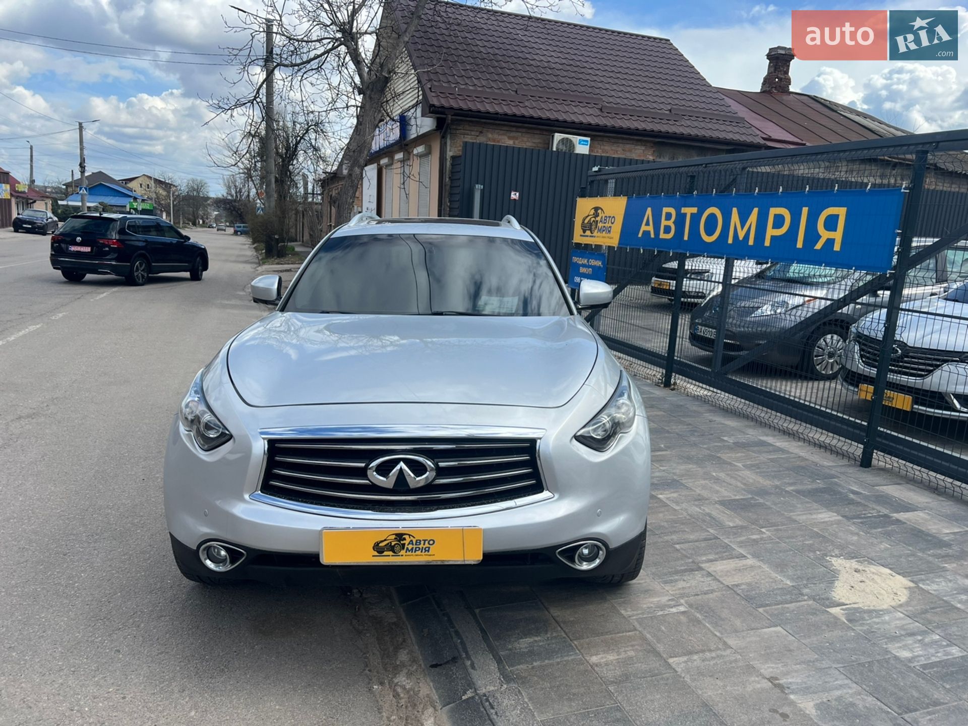 INFINITI QX70 2013