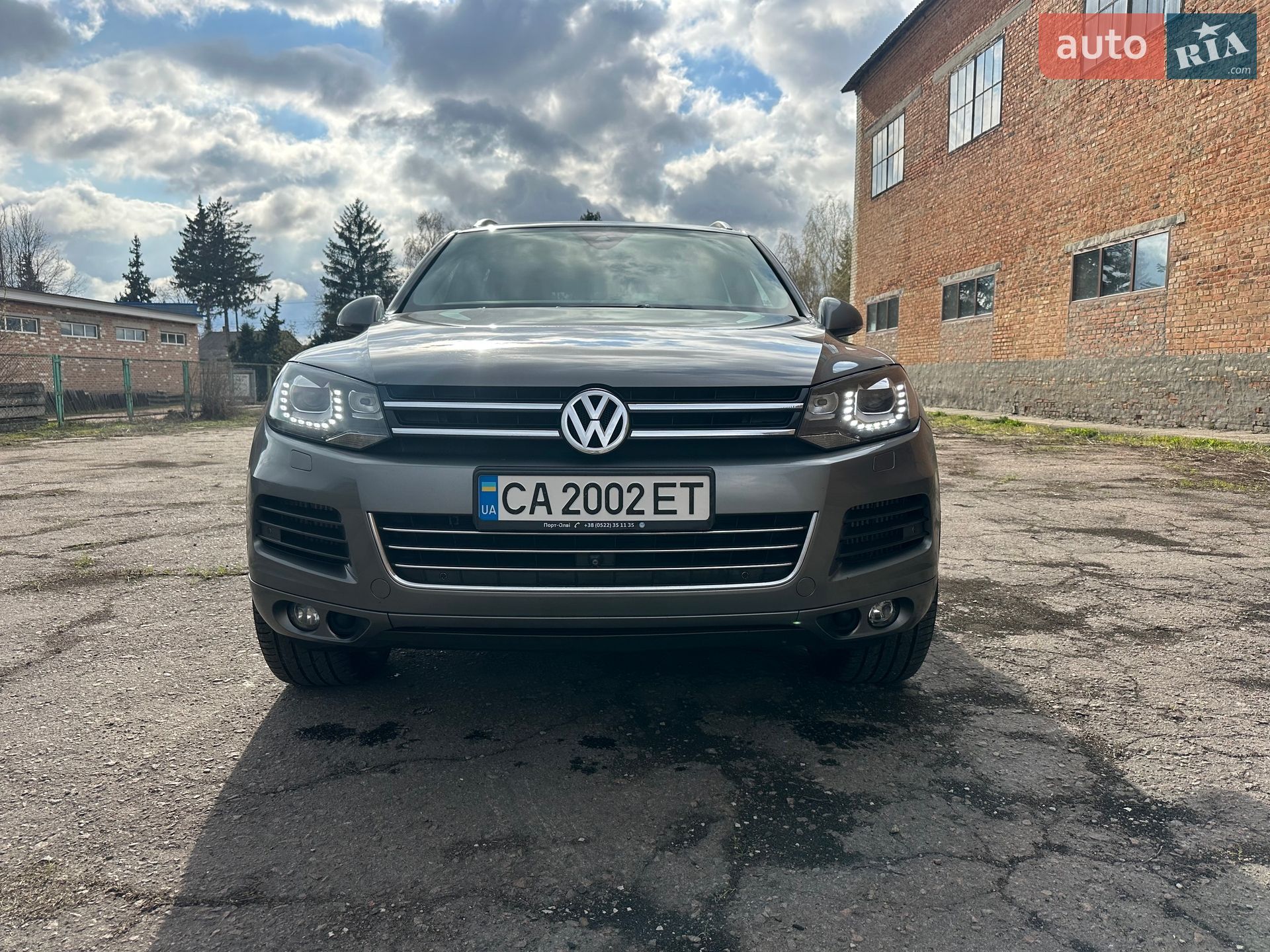 VOLKSWAGEN TOUAREG
