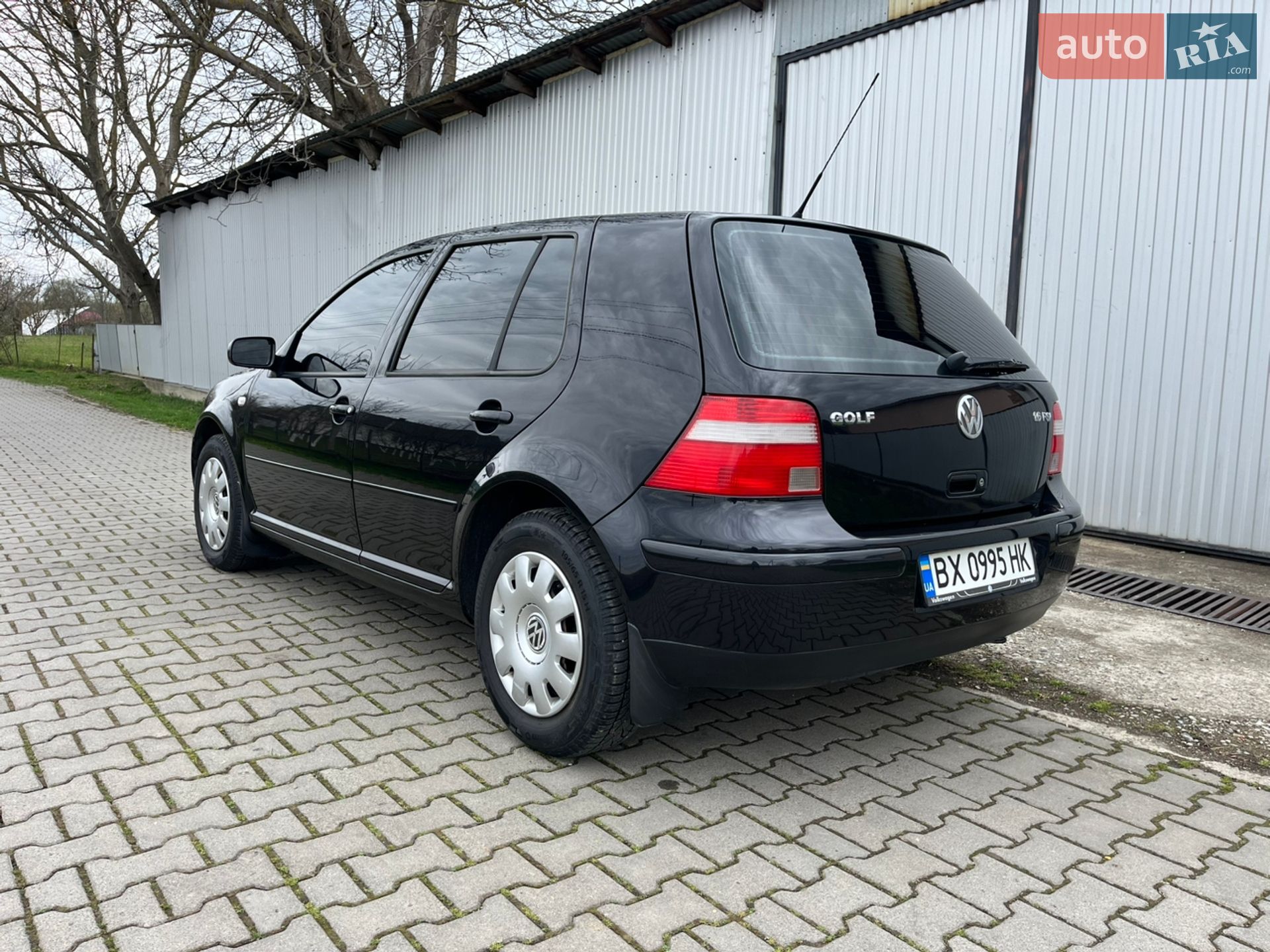 VOLKSWAGEN GOLF 2003