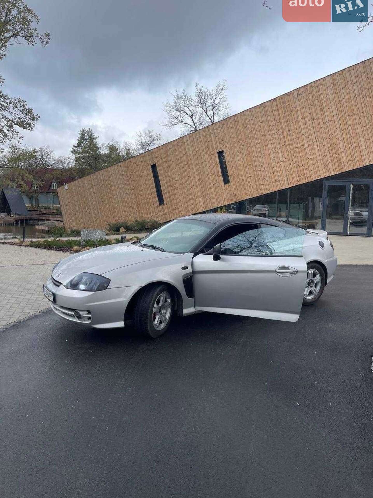 HYUNDAI COUPE 2003