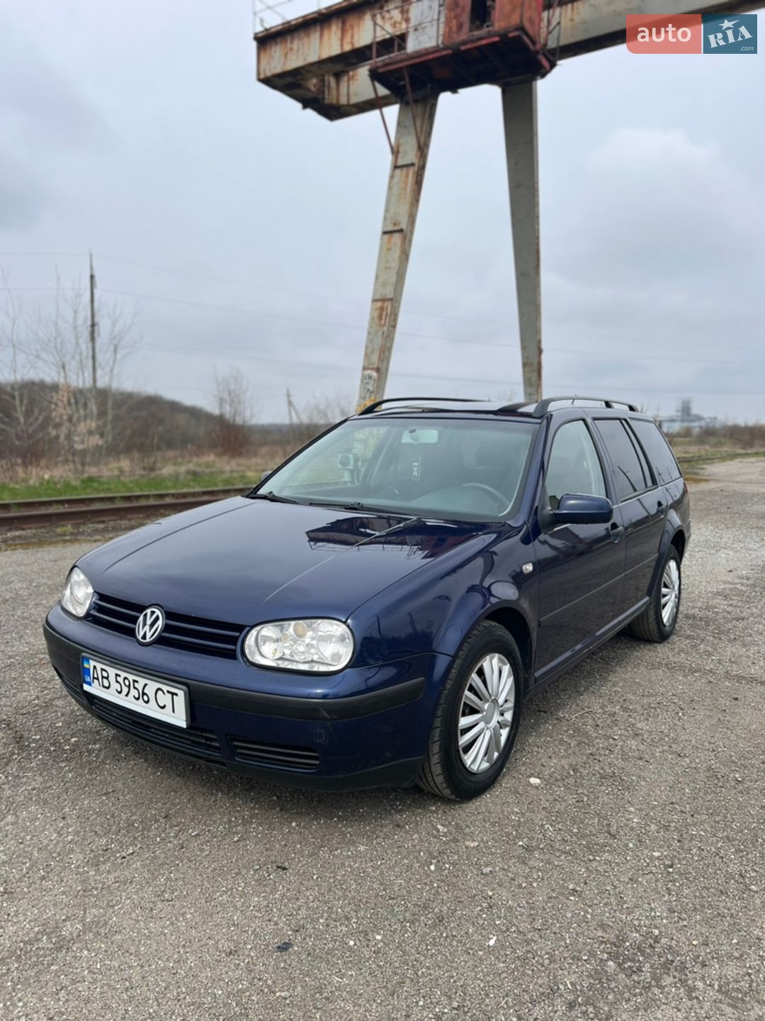 VOLKSWAGEN GOLF 2003