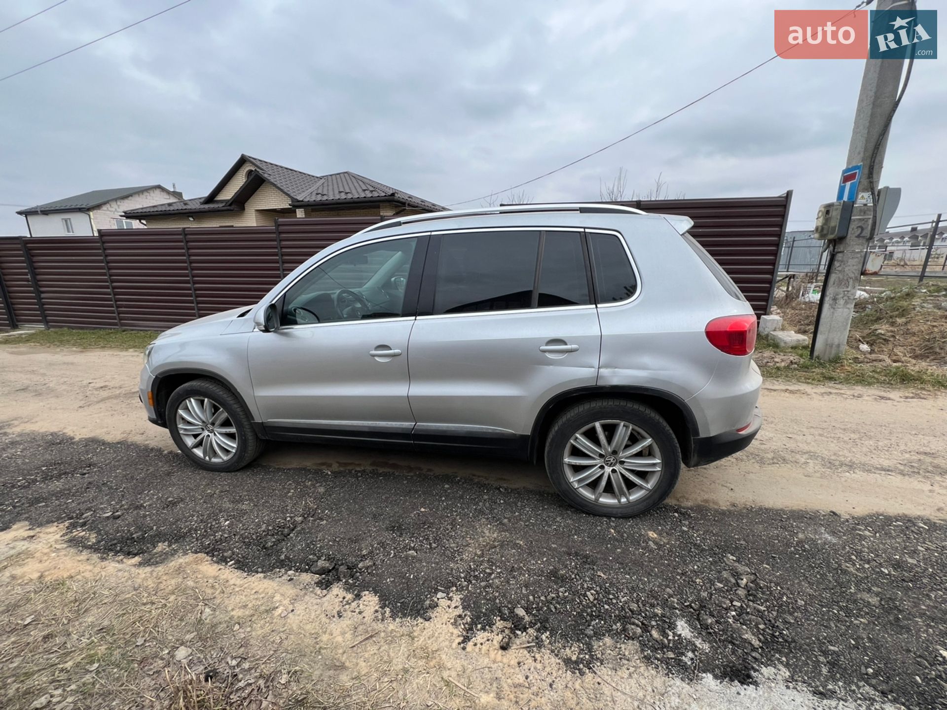 VOLKSWAGEN TIGUAN 2011