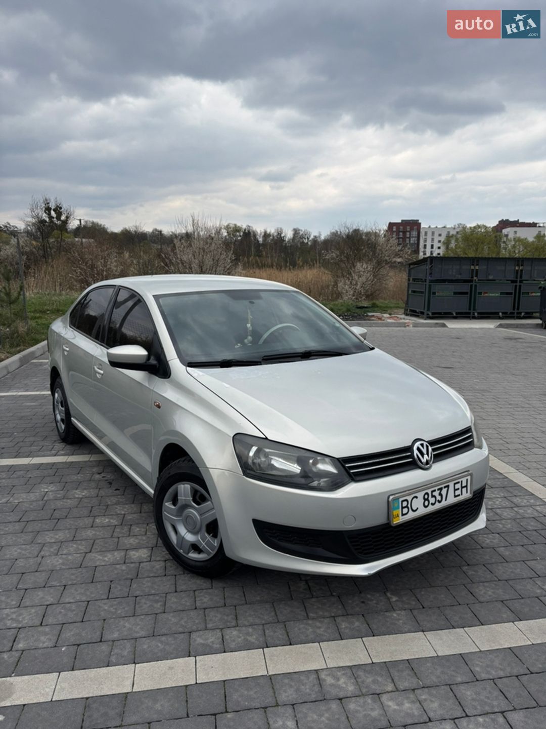 VOLKSWAGEN POLO 2013