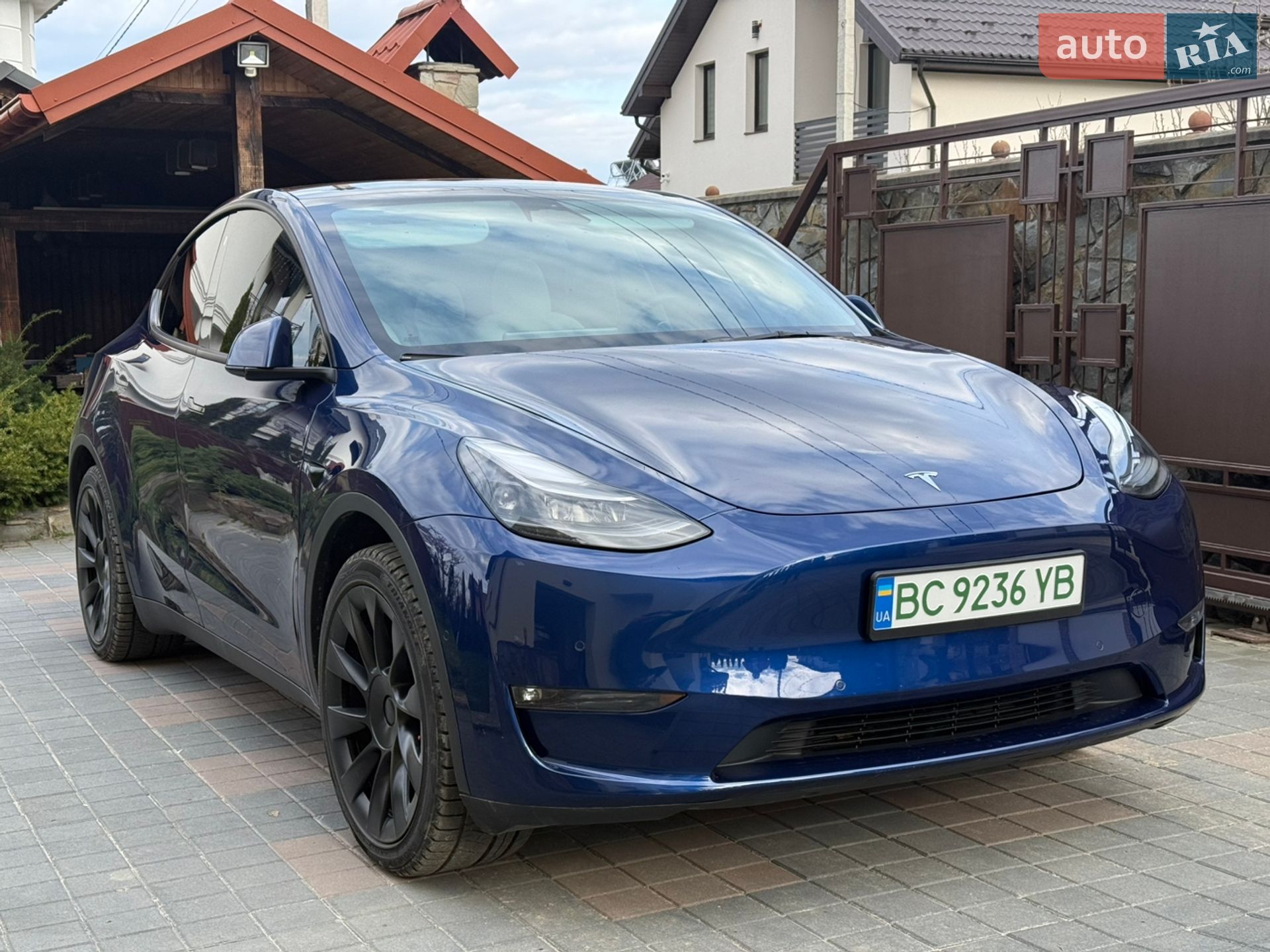 Головне фото звіту автомобіля TESLA MODEL Y 2022
