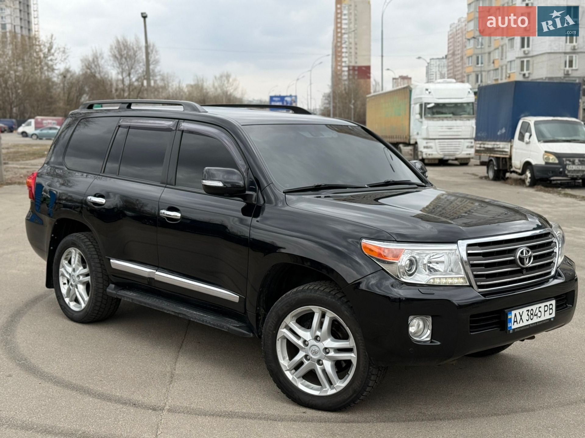 Головне фото звіту автомобіля TOYOTA LAND CRUISER 200 2012