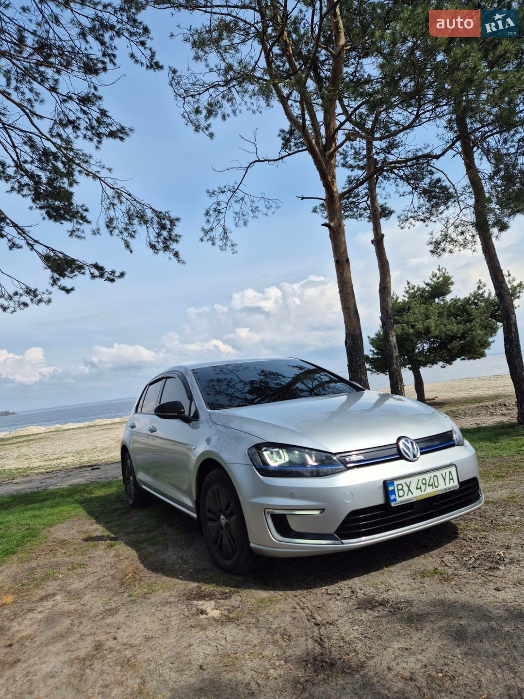 VOLKSWAGEN E-GOLF 2015