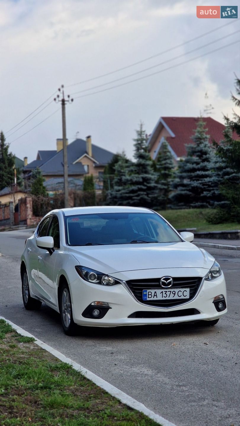 MAZDA 3 2015